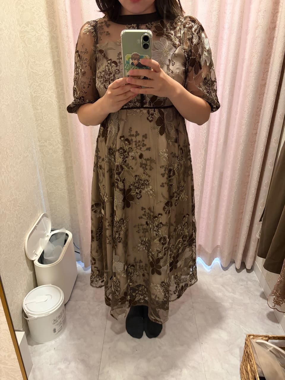着用イメージ（首から下）