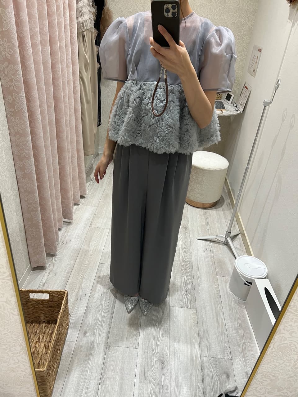 着用イメージ（首から下）